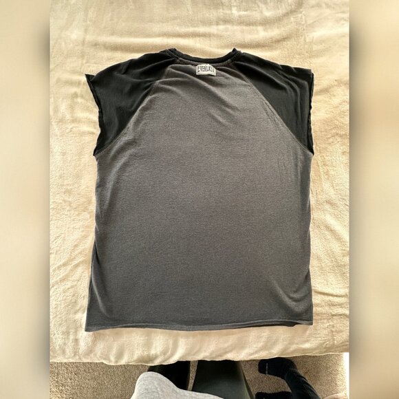 Everlast Cutoff Tee Bundle (3 Shirts, XL) – Black, Red & Gray - Picture 7 of 14